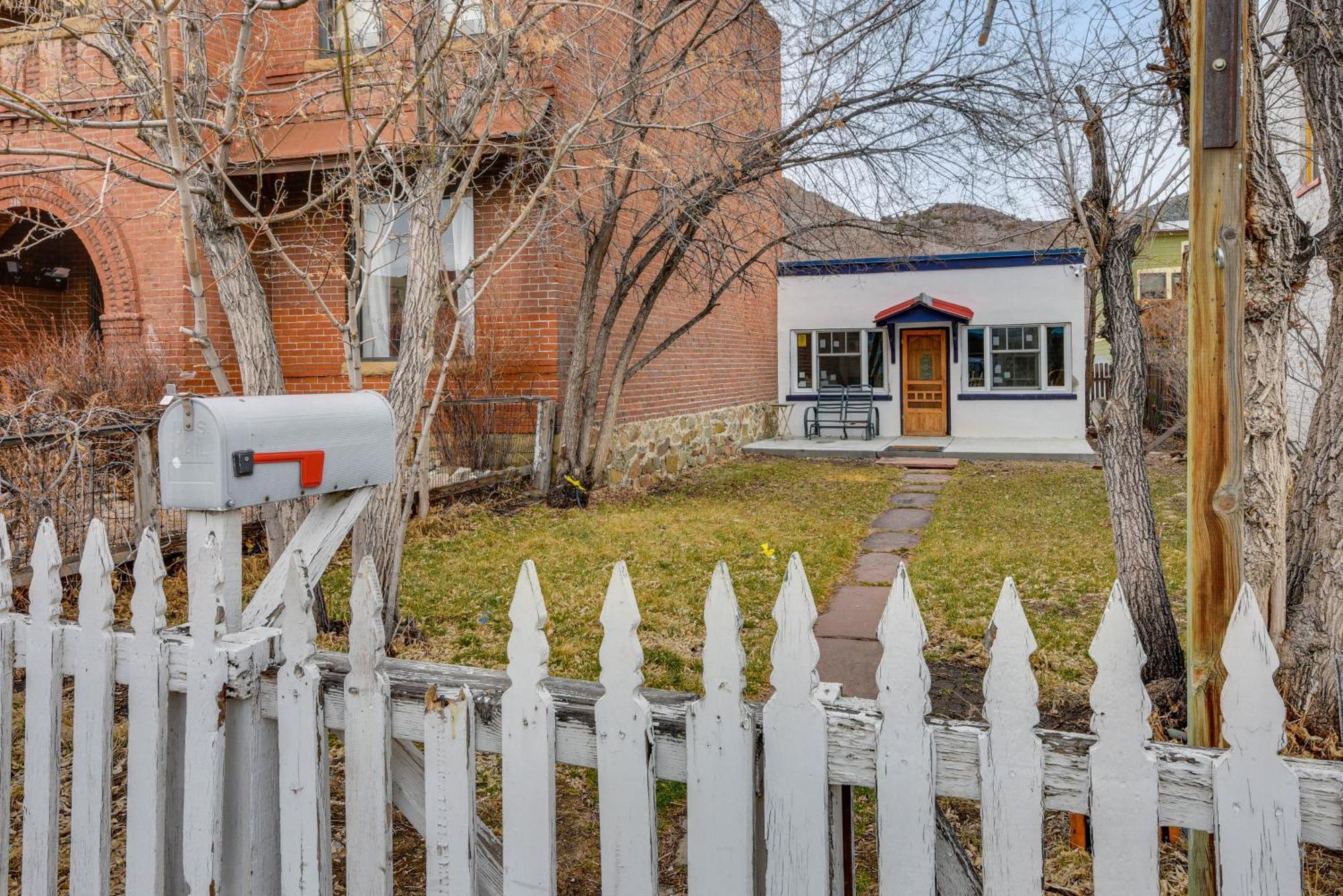 Downtown Salida Cottage With Fireplace And Yard! Eksteriør billede